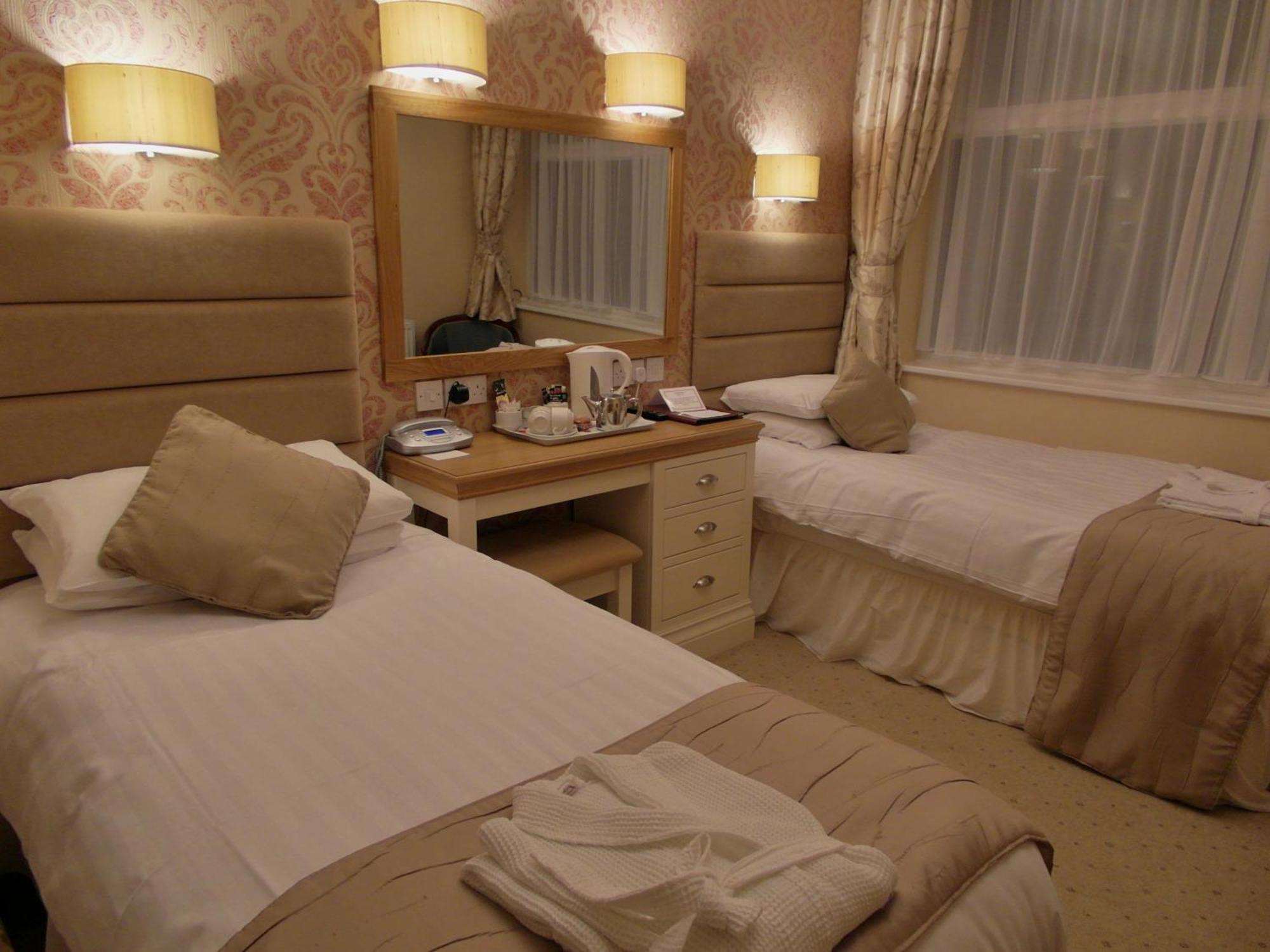 Bedford Hotel ليثام سانت أنيه الغرفة الصورة