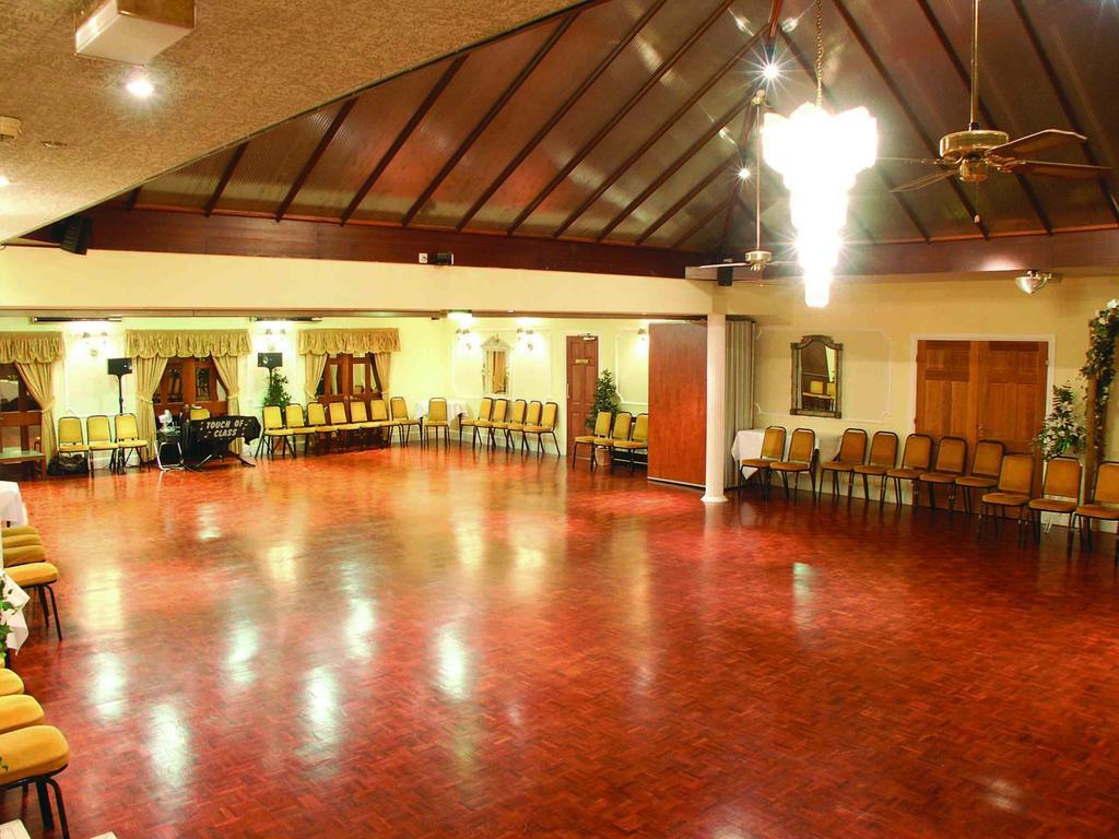 Bedford Hotel ليثام سانت أنيه المظهر الخارجي الصورة