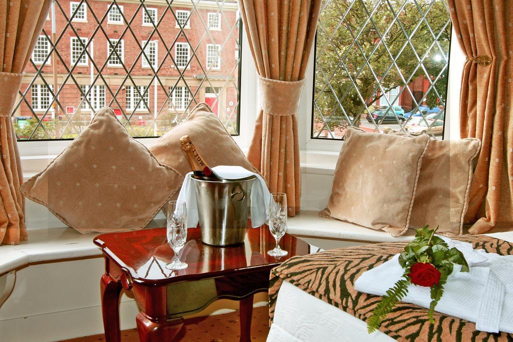 Bedford Hotel ليثام سانت أنيه المظهر الخارجي الصورة